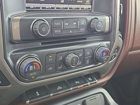 Used 2016 Chevrolet Silverado 1500 High Country image 18