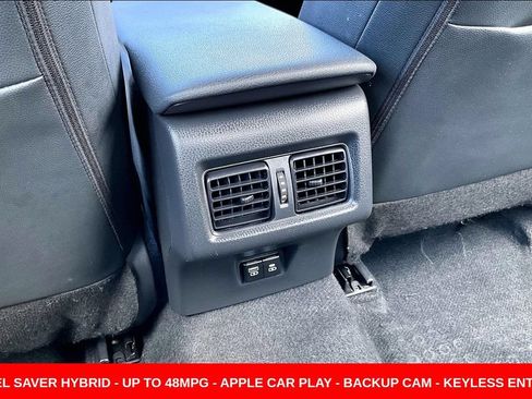 Used 2025 Toyota Camry SE FWD image 10