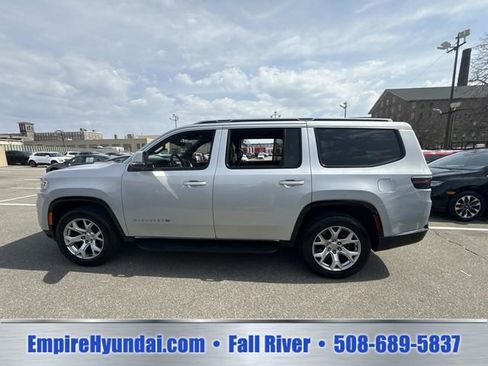 Used 2022 Jeep Wagoneer Series II AWD/4WD image 11