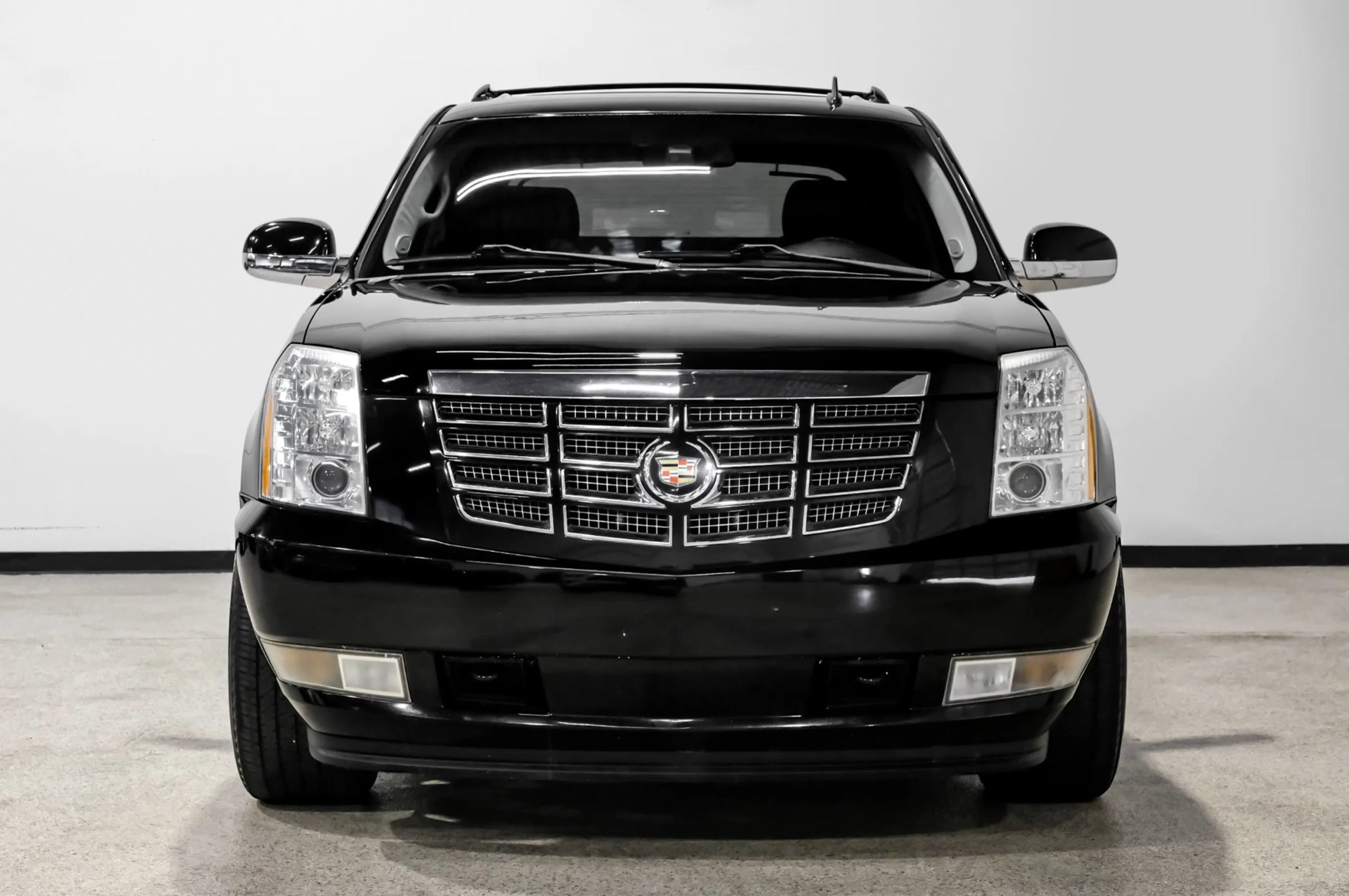 Used 2012 Cadillac Escalade EXT Premium AWD/4WD image 3