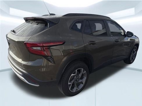 Used 2024 Chevrolet Trax LT image 7