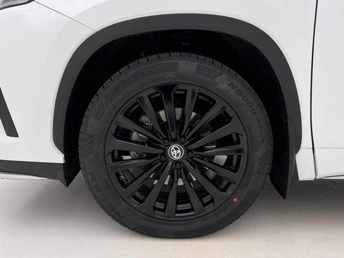 Used 2023 Toyota Highlander XSE AWD/4WD image 27
