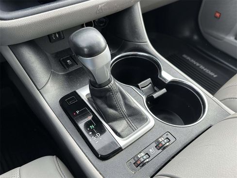 Used 2015 Toyota Highlander Limited image 6