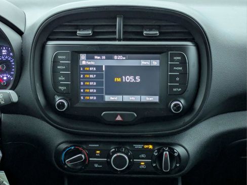 Used 2021 Kia Soul LX image 17