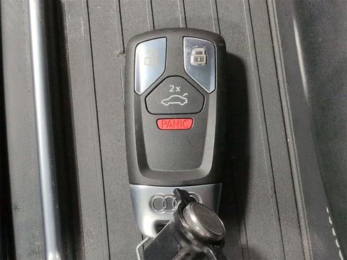 Used 2019 Audi SQ5 Premium Plus w/ Premium Plus Package image 39