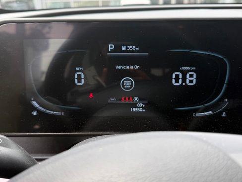 Used 2025 Kia Sportage EX FWD image 5
