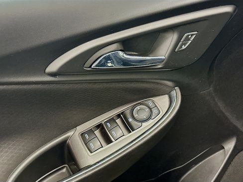 Used 2022 Chevrolet Malibu LT FWD image 15