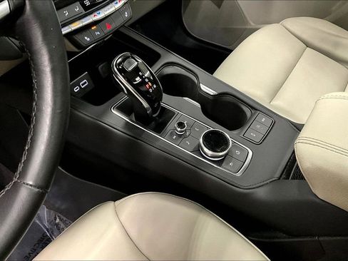 Certified 2023 Cadillac XT4 Luxury w/ Cold Weather Package AWD/4WD image 18