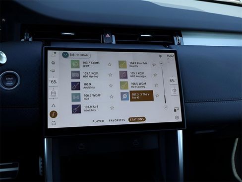 New 2025 Land Rover Discovery Sport Dynamic SE image 22