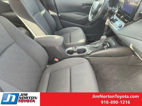 Used 2025 Toyota Corolla LE image 15