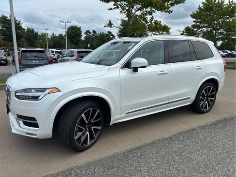 Used 2025 Volvo XC90 B5 Core w/ Protection Package Premier AWD/4WD image 7