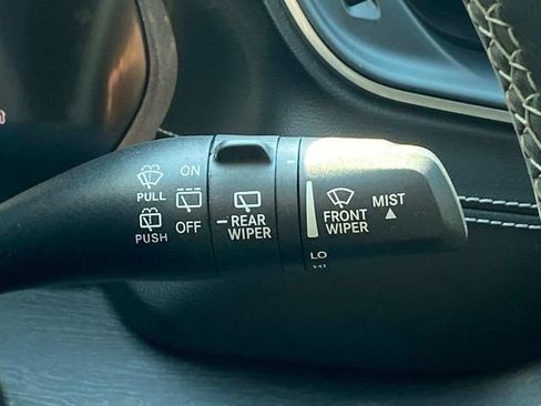 Used 2023 Jeep Grand Cherokee L Limited image 23