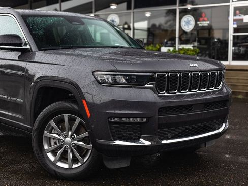 Used 2024 Jeep Grand Cherokee L Limited w/ Luxury Tech Group II image 3