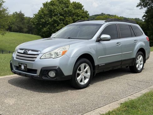 Used 2013 Subaru Outback 2.5i Premium w/ All-Weather Pkg AWD/4WD image 8