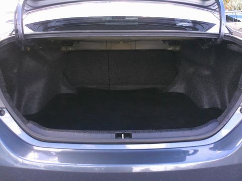 Used 2019 Toyota Corolla LE image 9