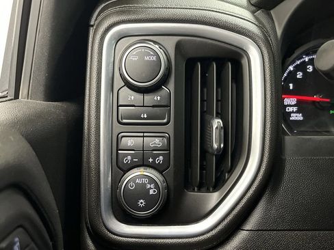 Used 2022 Chevrolet Silverado 3500 LT image 24