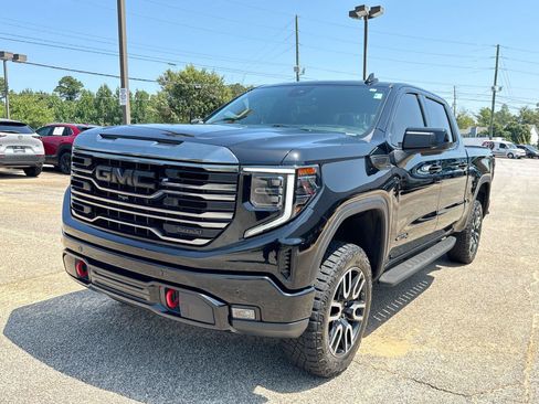 Used 2024 GMC Sierra 1500 AT4 w/ Technology Package AWD/4WD image 23