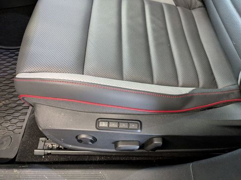 Used 2024 Volkswagen GTI SE FWD image 15