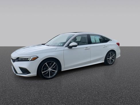 Used 2022 Honda Civic Touring image 5