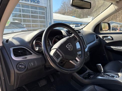 Used 2015 Dodge Journey Crossroad w/ Flexible Seating Group image 10