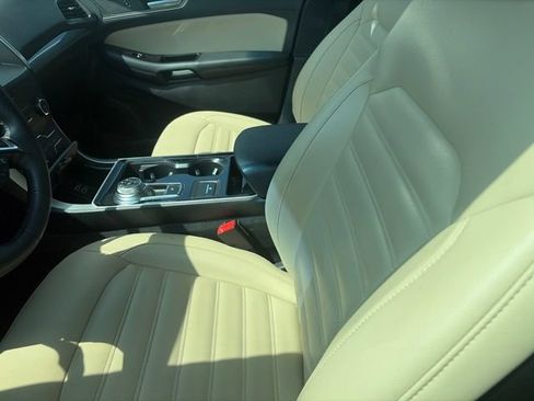 Used 2020 Ford Edge SEL w/ Convenience Package AWD/4WD image 11