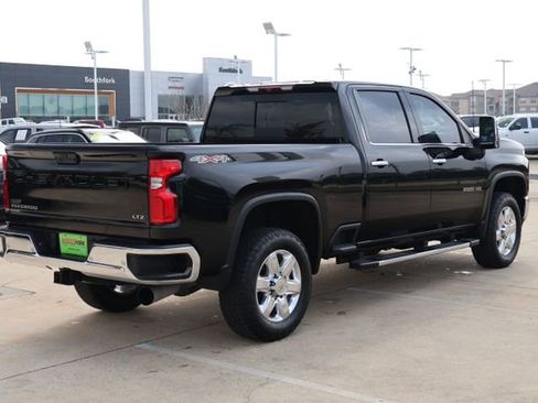 Used 2023 Chevrolet Silverado 2500 LTZ w/ LTZ Plus Package image 7