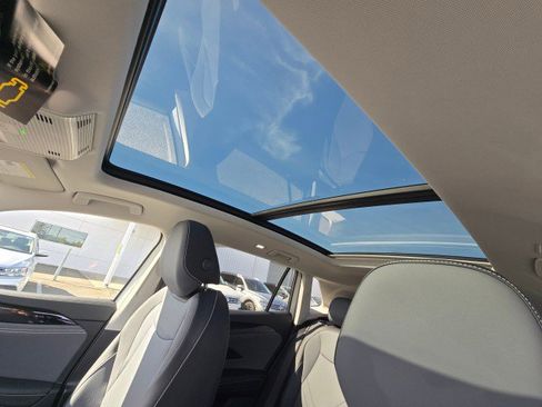 New 2026 Volkswagen Tiguan SE AWD/4WD image 27
