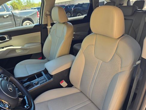 Used 2021 Kia Sorento S image 13