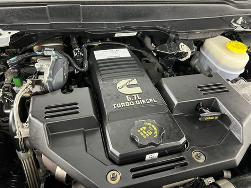 Used 2023 RAM 2500 Limited image 32