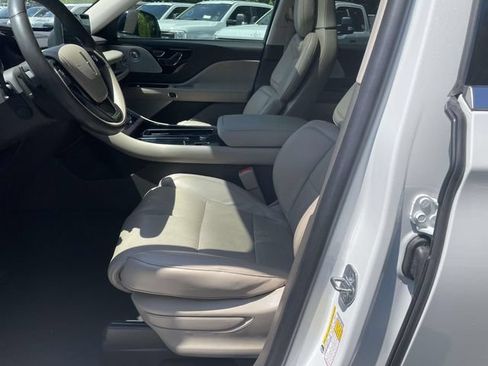 Used 2022 Lincoln Aviator Grand Touring w/ Equipment Group 301A AWD/4WD image 8