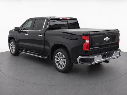 Used 2021 Chevrolet Silverado 1500 LTZ AWD/4WD image 3