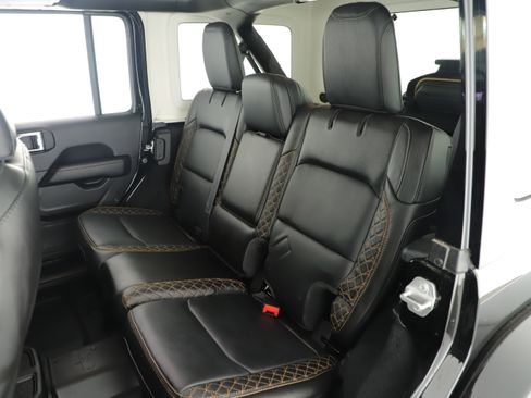 Used 2021 Jeep Wrangler Unlimited Sahara image 20