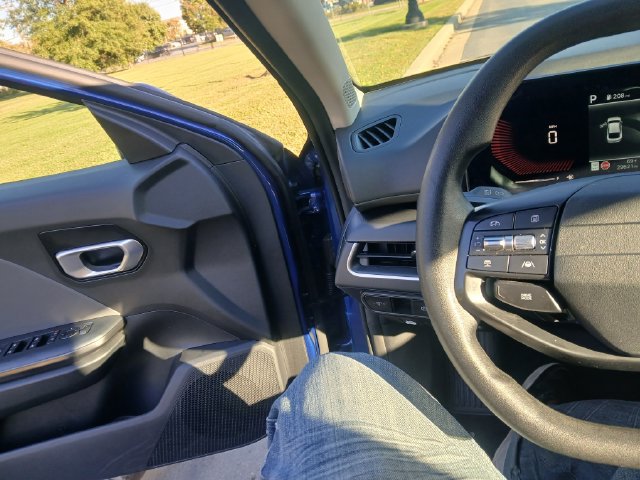 Certified 2025 Kia K4 FWD image 27