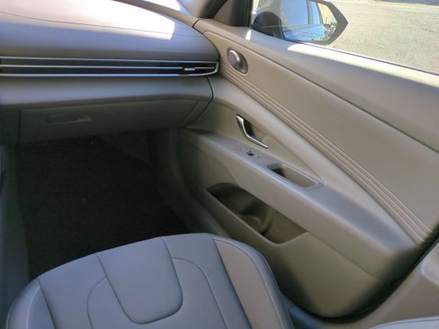 Certified 2025 Hyundai Elantra Sport image 15