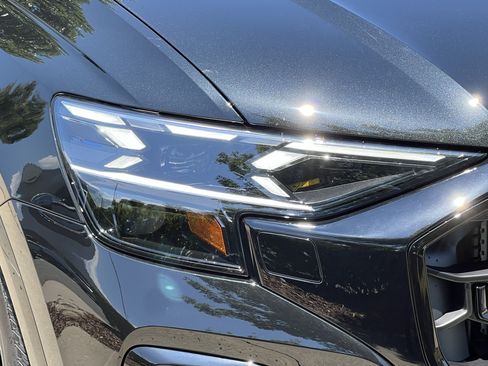 New 2026 Audi SQ8 Prestige AWD/4WD image 11