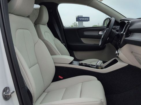 New 2026 Volvo XC40 B5 Ultra w/ Climate Package image 27