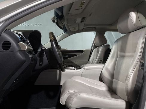 Used 2016 Lexus LS 460 image 24