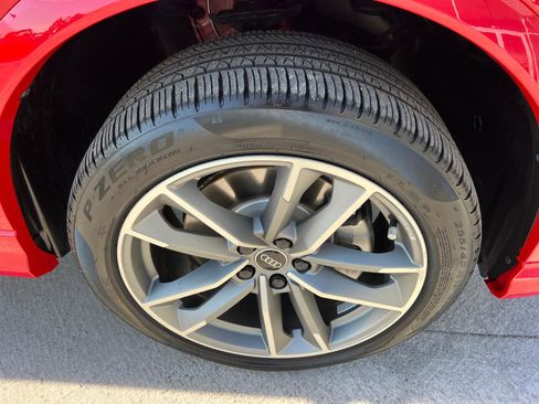 Certified 2025 Audi Q3 2.0T Premium w/ Black Optic Sport Package image 12