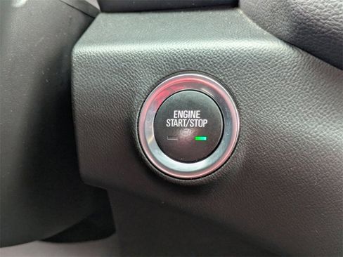 Used 2024 GMC Terrain SLT image 24
