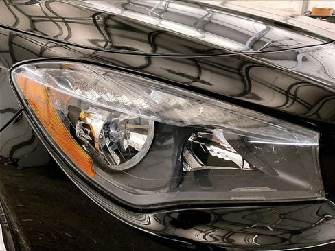 Used 2017 Mercedes-Benz CLA 250 4MATIC image 27