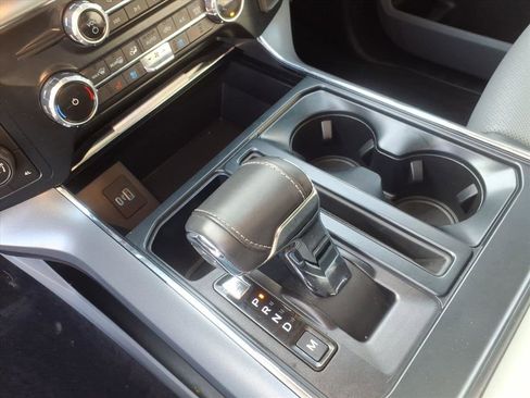 Used 2022 Ford F150 Lariat w/ Max Trailer Tow Package image 14