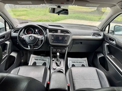 Used 2018 Volkswagen Tiguan SE AWD/4WD image 20