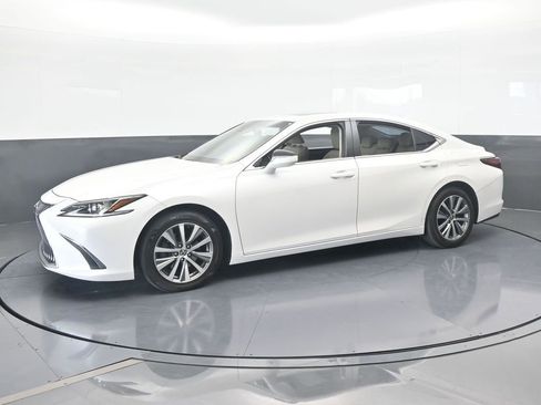 Used 2019 Lexus ES 350 w/ Premium Package image 2