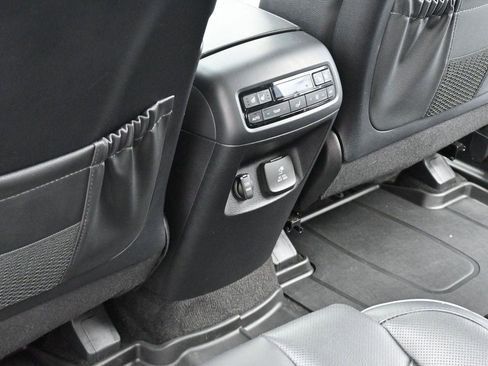 Used 2023 Hyundai Palisade Limited AWD/4WD image 33