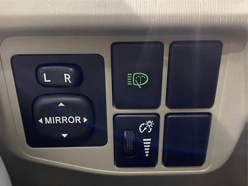 Used 2010 Toyota Prius Two image 22