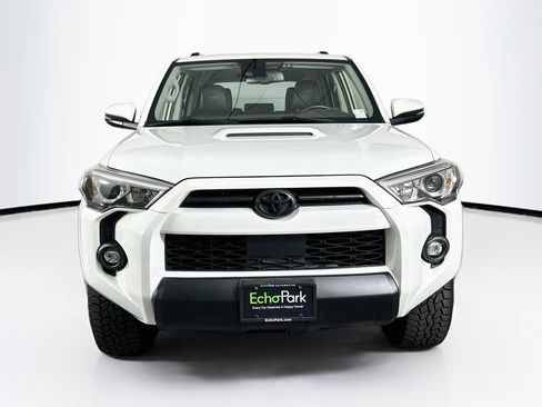 Used 2024 Toyota 4Runner TRD Off-Road Premium AWD/4WD image 2