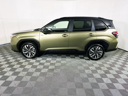 Used 2025 Subaru Forester Touring image 6