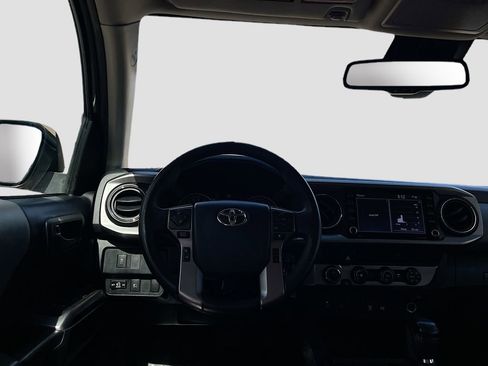 Used 2020 Toyota Tacoma SR5 w/ Technology Package AWD/4WD image 21