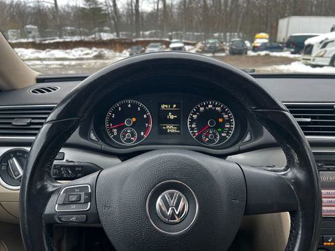 Used 2015 Volkswagen Passat 1.8T Limited Edition FWD image 15