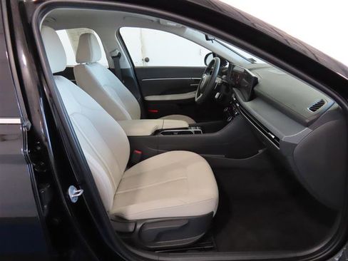 Used 2025 Hyundai Sonata SEL FWD image 34